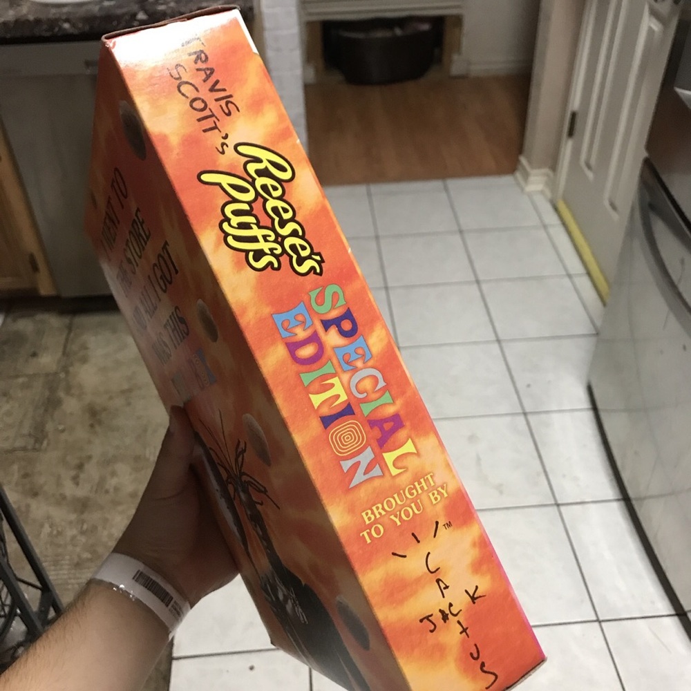 Travis Scott’s Reese’s puffs - Picture 3 of 3